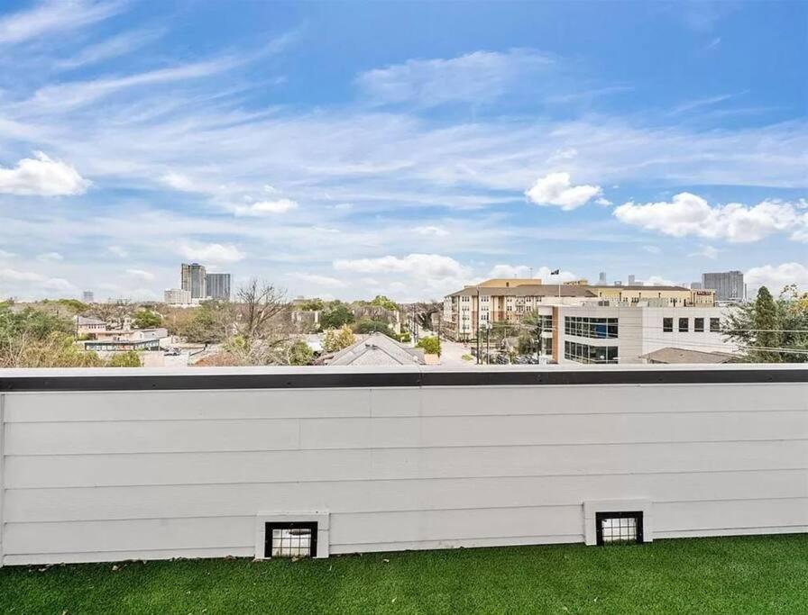 4 Story Home Mins To Downtown Houston With City Views Buitenkant foto