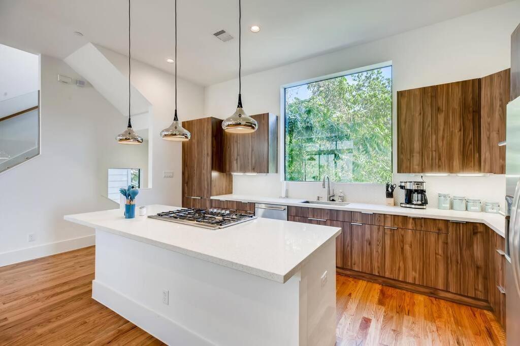 4 Story Home Mins To Downtown Houston With City Views Buitenkant foto