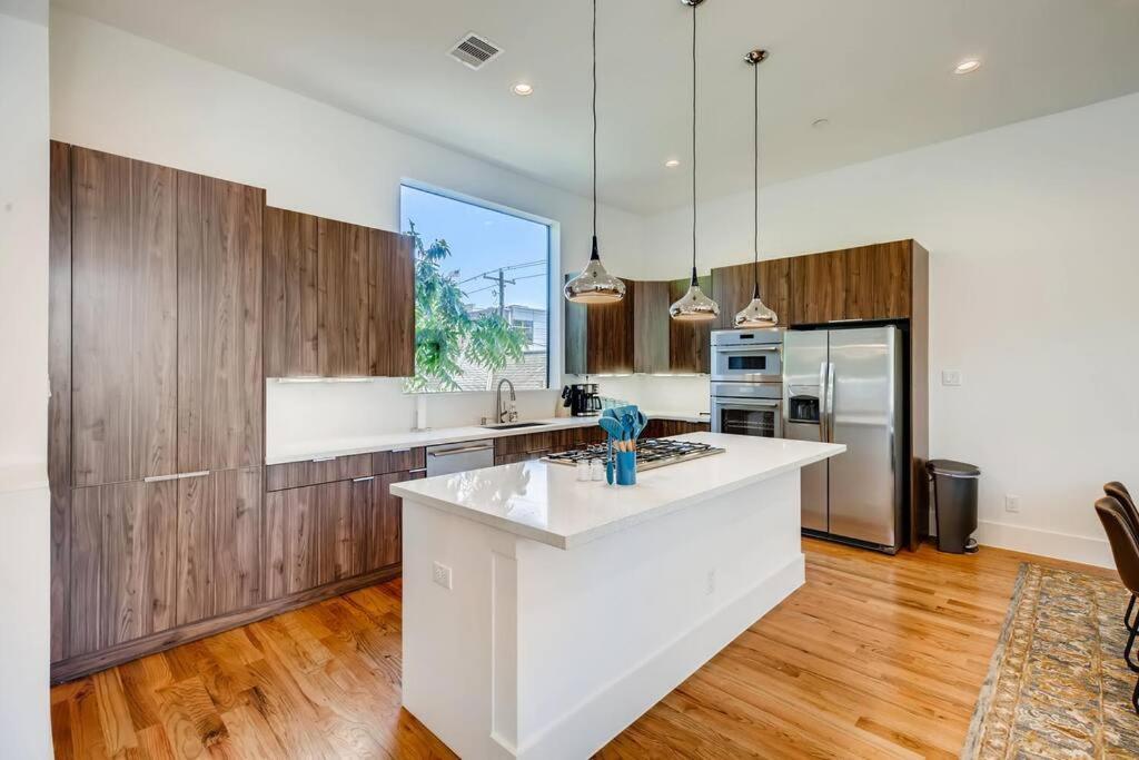4 Story Home Mins To Downtown Houston With City Views Buitenkant foto